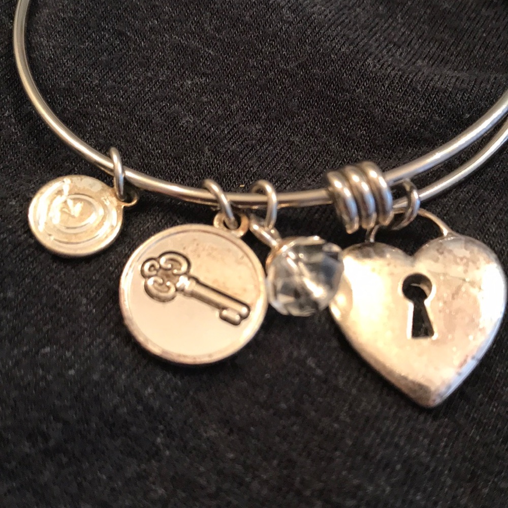 💜Charm bangle bracelet💜 - Picture 2 of 7